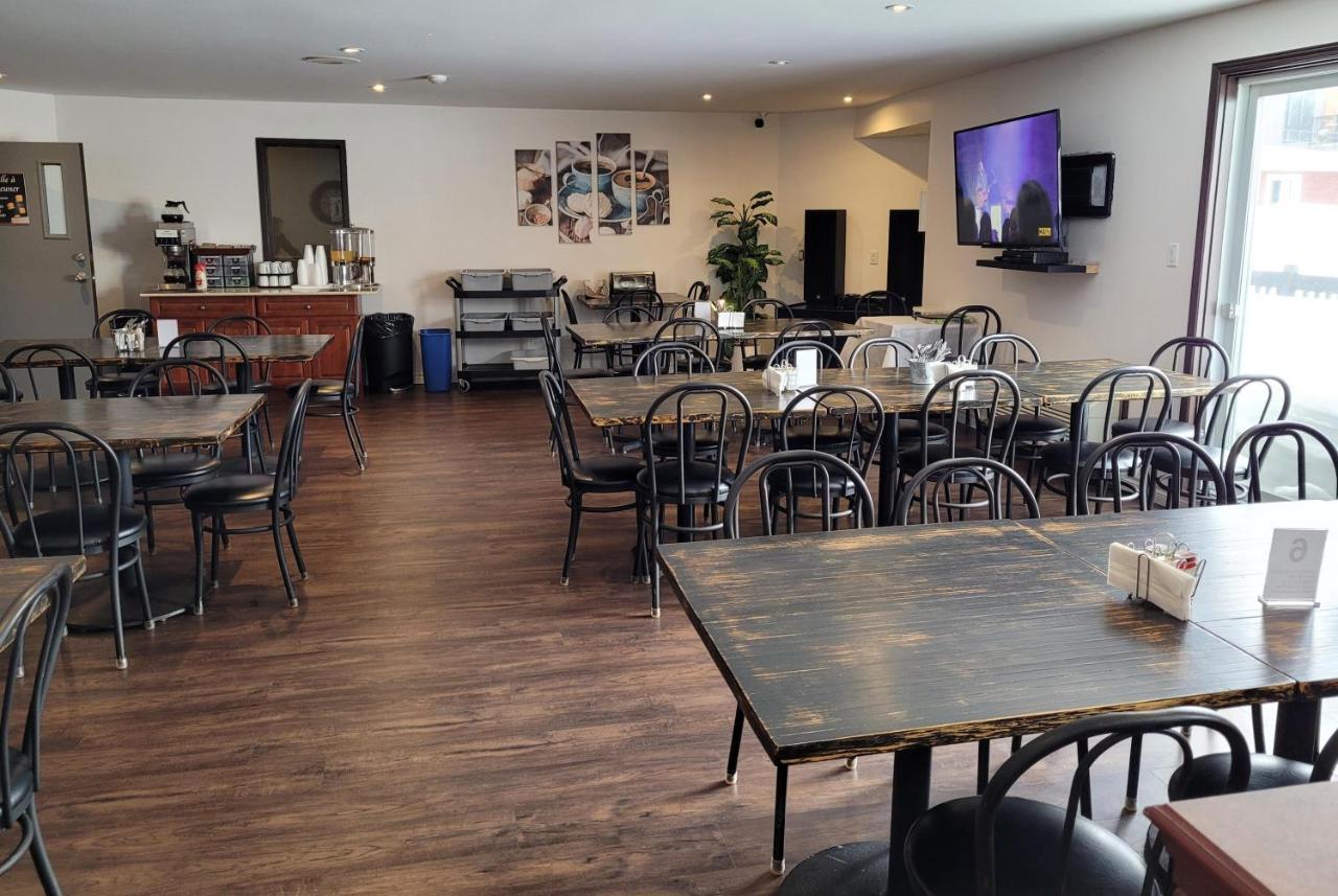 Et Le Chateauguay 3*
