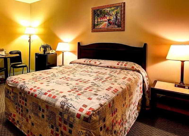 Et Le Chateauguay Hotel